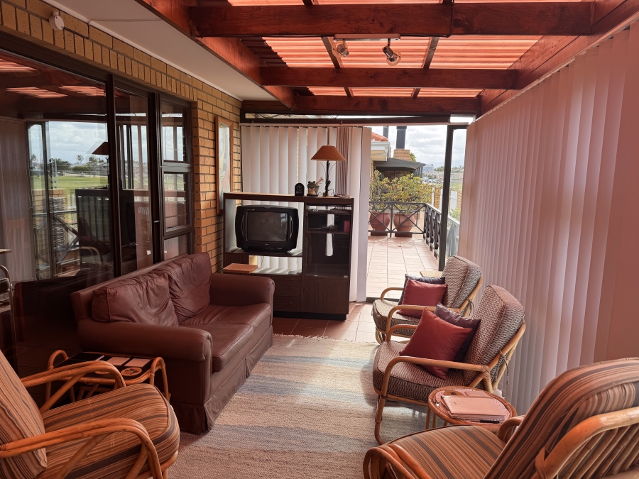 3 Bedroom Property for Sale in Hartenbos Central Western Cape